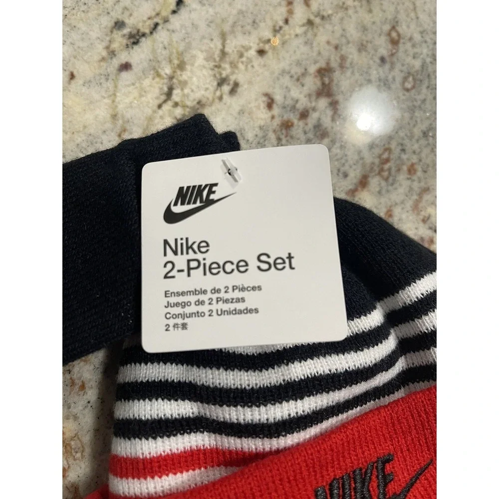 Nike Baby Boy Beanie Hat and Mittens Set 12/24 Months New